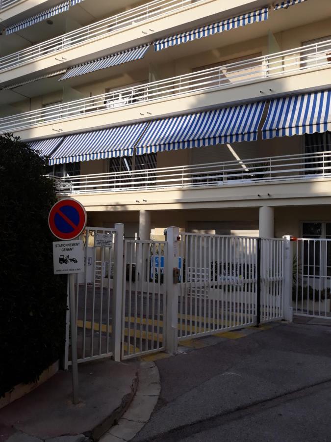 Le Palais Du Tropique Appartement Vue Mer 5E Etage Avec Ascenseur Juan-les-Pins Exteriör bild